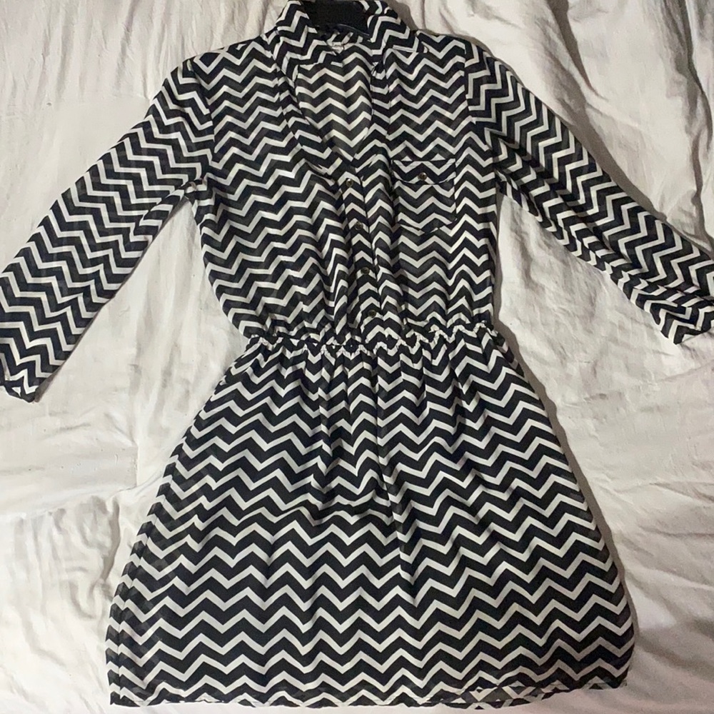 Lonys sleeve black and white dress